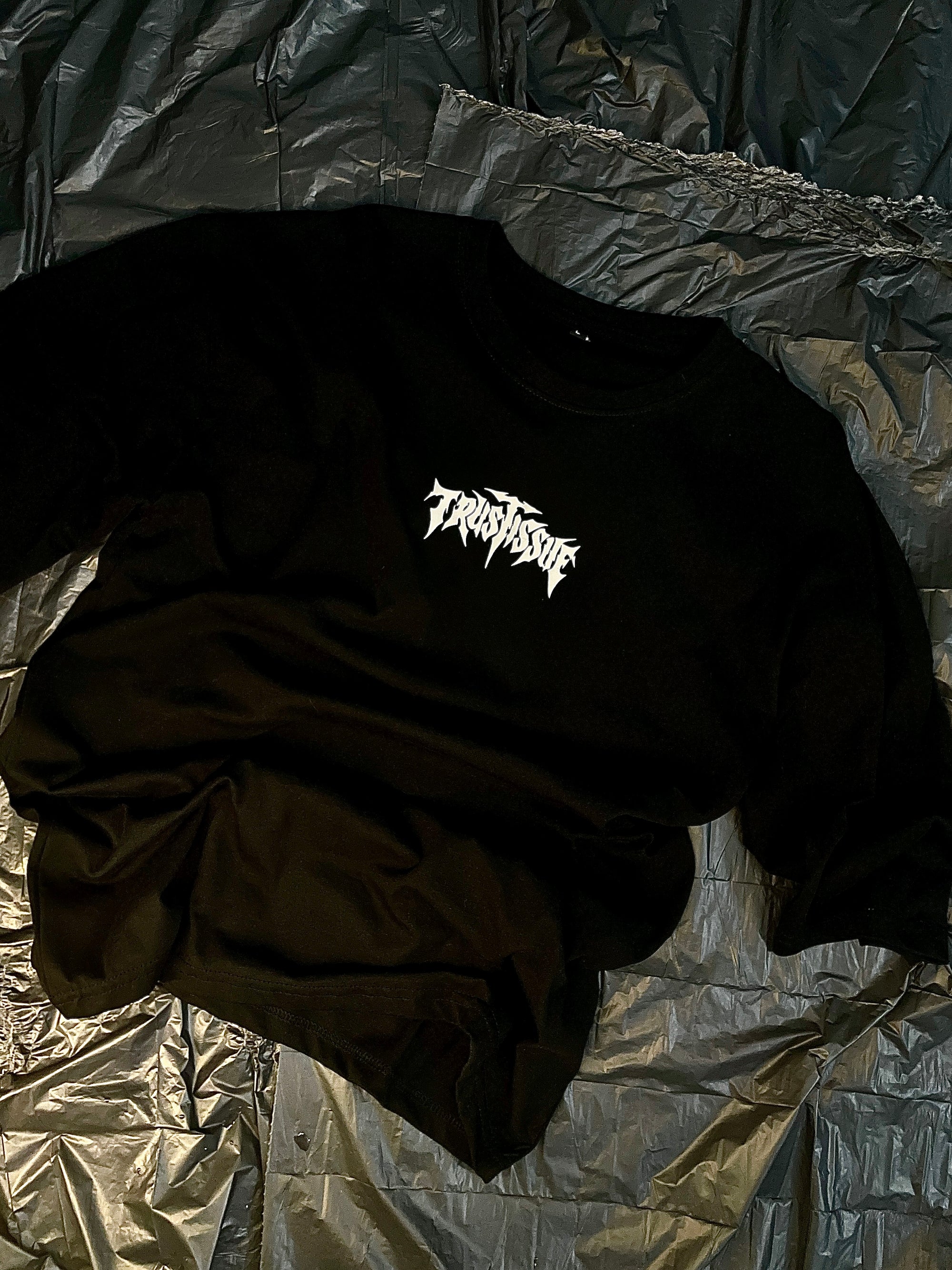 TRUST ISSUE OVERSIZED TEE